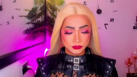 xxasian_goddessxx online show from March 24, 5:01 am