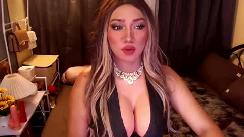 Snapshot of xxcinddyxx chatting on May 1, 5:39 pm cinddy online show from May 1, 5:39 pm
