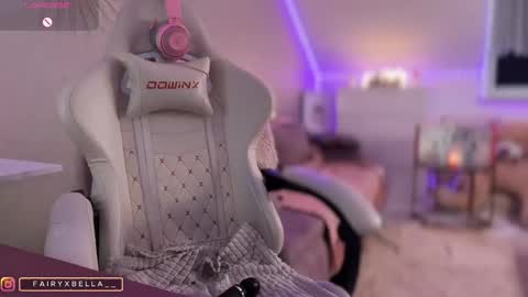 Snapshot of xxfairyxgiiirlxx chatting on December 22, 8:55 am xxfairyxgiiirlxx online show from December 22, 8:55 am