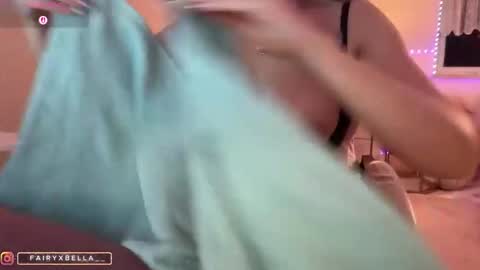 Snapshot of xxfairyxgiiirlxx chatting on January 13, 6:18 am xxfairyxgiiirlxx online show from January 13, 6:18 am