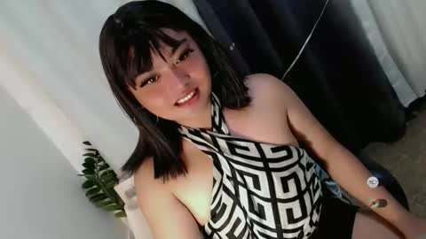 Snapshot of xxhotloyd_cummerx chatting on May 31, 6:09 pm Loyd online show from May 31, 6:09 pm
