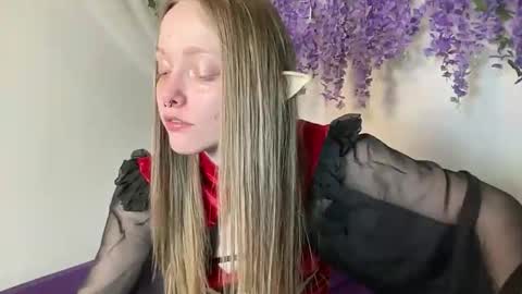 Snapshot of xxloveanastasia chatting on April 21, 3:39 pm LoveAnastasia online show from April 21, 3:39 pm