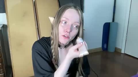Snapshot of xxloveanastasia chatting on April 24, 3:47 pm LoveAnastasia online show from April 24, 3:47 pm