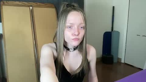 Snapshot of xxloveanastasia chatting on May 7, 3:17 pm LoveAnastasia online show from May 7, 3:17 pm