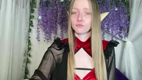 Snapshot of xxloveanastasia chatting on June 8, 2:39 pm LoveAnastasia online show from June 8, 2:39 pm
