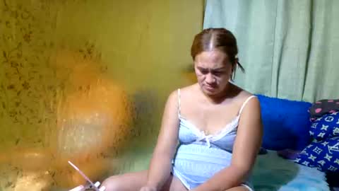 Snapshot of xxloveheart chatting on April 18, 4:27 am xxloveheart online show from April 18, 4:27 am