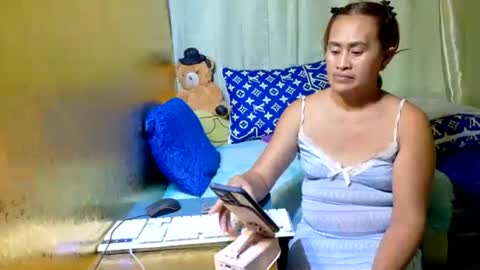 Snapshot of xxloveheart chatting on May 10, 3:12 am xxloveheart online show from May 10, 3:12 am