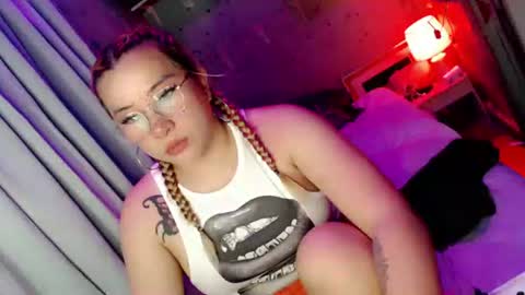 Snapshot of xxmariabig6xx chatting on June 7, 1:15 pm xxmariabig6xx online show from June 7, 1:15 pm