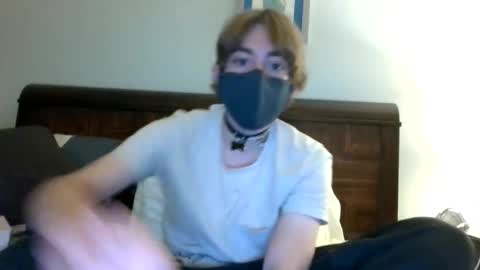 xxmommysboyxx online show from June 11, 2:33 am