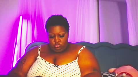 Snapshot of xxmoniquestarrxx chatting on May 7, 3:34 am Thee Baddest BBW online show from May 7, 3:34 am