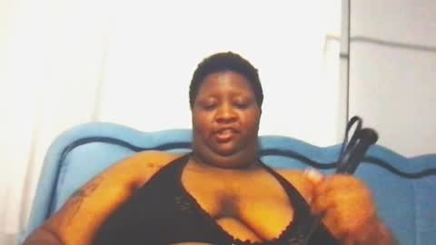 Snapshot of xxmoniquestarrxx chatting on May 9, 4:06 am Thee Baddest BBW online show from May 9, 4:06 am