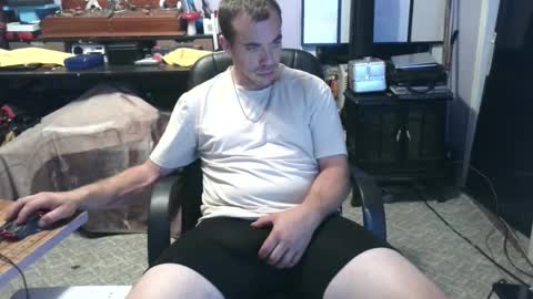 Snapshot of xxscubastevexxx chatting on October 23, 7:29 am xxScubaStevexx online show from October 23, 7:29 am