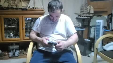 xxScubaStevexx online show from April 5, 9:06 am