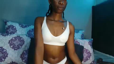 xxsexytalia28 online show from January 6, 8:23 pm