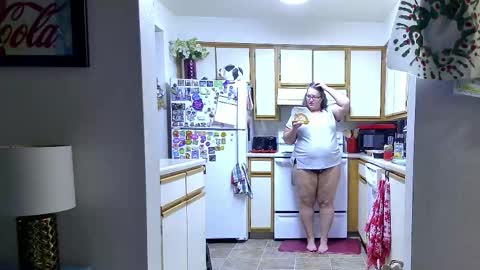 Strawberry Jane online show from December 16, 5:23 am