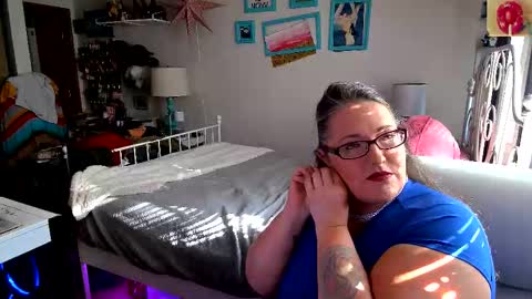 Strawberry Jane online show from January 15, 8:23 pm