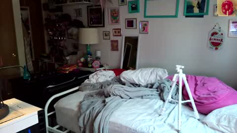 Snapshot of xxstrawberryjanexx chatting on July 14, 3:33 am Strawberry Jane online show from July 14, 3:33 am