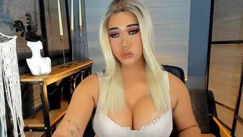 Snapshot of xxtastefullayeshaxx chatting on March 9, 11:25 am xxtastefullayeshaxx online show from March 9, 11:25 am