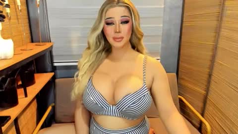 Snapshot of xxtastefullayeshaxx chatting on November 12, 10:26 am xxtastefullayeshaxx online show from November 12, 10:26 am