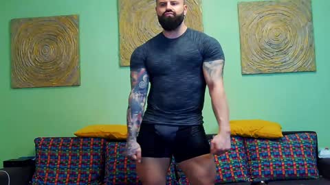 Snapshot of xxtreamleonard chatting on January 13, 5:33 pm Xtream Leonard online show from January 13, 5:33 pm