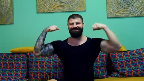 Snapshot of xxtreamleonard chatting on February 8, 6:22 am Xtream Leonard online show from February 8, 6:22 am