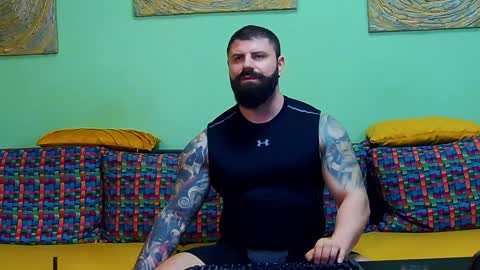 Snapshot of xxtreamleonard chatting on February 8, 8:10 pm Xtream Leonard online show from February 8, 8:10 pm