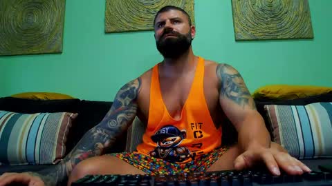 Snapshot of xxtreamleonard chatting on June 2, 7:43 am Xtream Leonard online show from June 2, 7:43 am