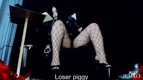 Snapshot of xxx_madamme chatting on October 30, 11:16 pm Mistress Scarlet Igmiss scarlet978 online show from October 30, 11:16 pm