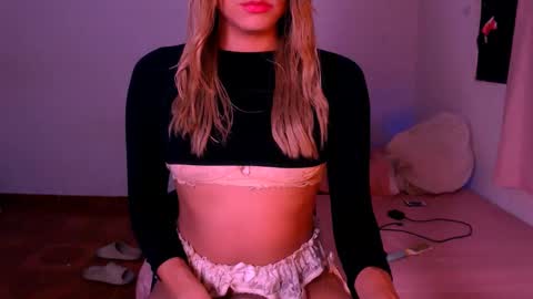 Snapshot of xxxanonymousloverxxx chatting on January 1, 5:22 am Chiara online show from January 1, 5:22 am