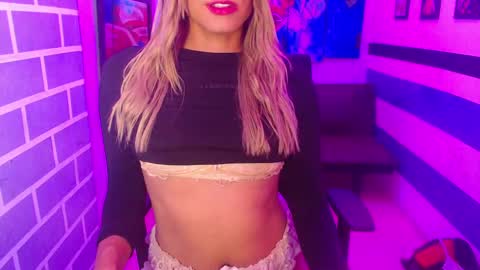 Snapshot of xxxanonymousloverxxx chatting on February 12, 5:15 am Chiara online show from February 12, 5:15 am