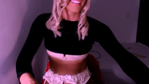 Snapshot of xxxanonymousloverxxx chatting on November 20, 3:50 am Chiara online show from November 20, 3:50 am