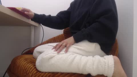 Snapshot of xxxbellalola chatting on January 7, 6:35 pm Lola online show from January 7, 6:35 pm