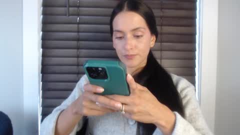 Snapshot of xxxbellalola chatting on October 22, 5:02 pm Lola online show from October 22, 5:02 pm