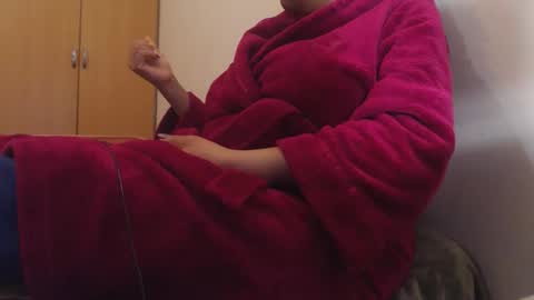 Snapshot of xxxbustybabe27x chatting on May 7, 6:46 pm Ayanda online show from May 7, 6:46 pm