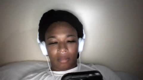 Snapshot of xxxdanidoomsdayxxx chatting on May 29, 5:44 pm Danielle online show from May 29, 5:44 pm