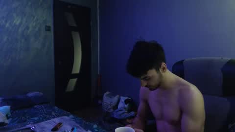 xxxdonpuiuuxxx online show from January 15, 9:58 am