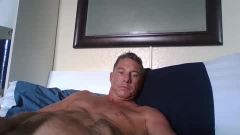Snapshot of xxxelentdick chatting on January 27, 9:33 pm deeeeznutz online show from January 27, 9:33 pm