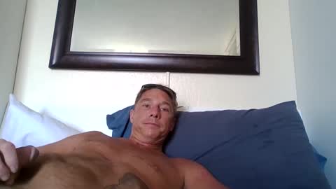 Snapshot of xxxelentdick chatting on February 17, 9:08 pm deeeeznutz online show from February 17, 9:08 pm