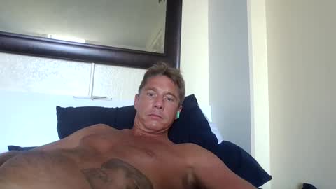 Snapshot of xxxelentdick chatting on March 7, 12:26 am deeeeznutz online show from March 7, 12:26 am