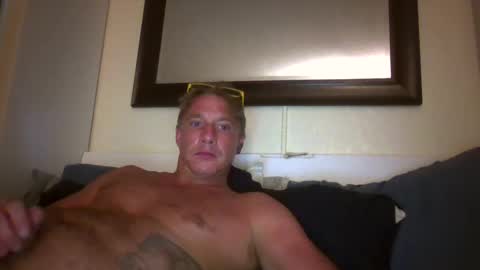 Snapshot of xxxelentdick chatting on September 23, 7:00 am deeeeznutz online show from September 23, 7:00 am