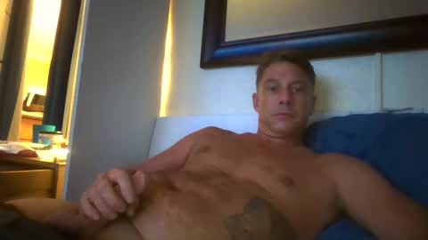 Snapshot of xxxelentdick chatting on September 29, 4:28 am deeeeznutz online show from September 29, 4:28 am