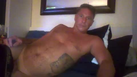 Snapshot of xxxelentdick chatting on October 16, 7:53 am deeeeznutz online show from October 16, 7:53 am