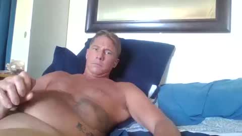 Snapshot of xxxelentdick chatting on October 19, 11:49 pm deeeeznutz online show from October 19, 11:49 pm