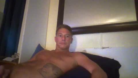 Snapshot of xxxelentdick chatting on October 21, 11:11 am deeeeznutz online show from October 21, 11:11 am