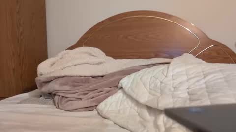 Snapshot of xxxfredmtlxxx chatting on January 5, 2:41 pm xxfredmtl18xx online show from January 5, 2:41 pm