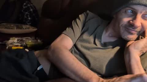 Snapshot of xxxfredmtlxxx chatting on February 3, 10:03 am xxfredmtl18xx online show from February 3, 10:03 am