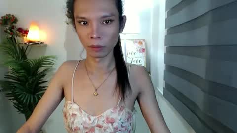 Snapshot of xxxfuckgirlyumsxxx chatting on November 11, 12:27 pm Your Princess Yums online show from November 11, 12:27 pm