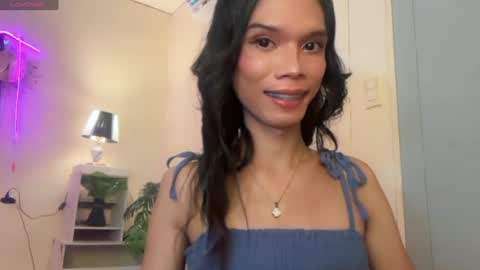 Snapshot of xxxfuckgirlyumsxxx chatting on June 8, 8:04 am Your Princess Yums online show from June 8, 8:04 am