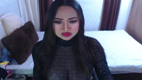 OLIVIA online show from July 1, 1:24 pm