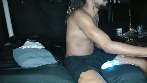 xxxjrstrokesxxx online show from August 5, 5:21 am